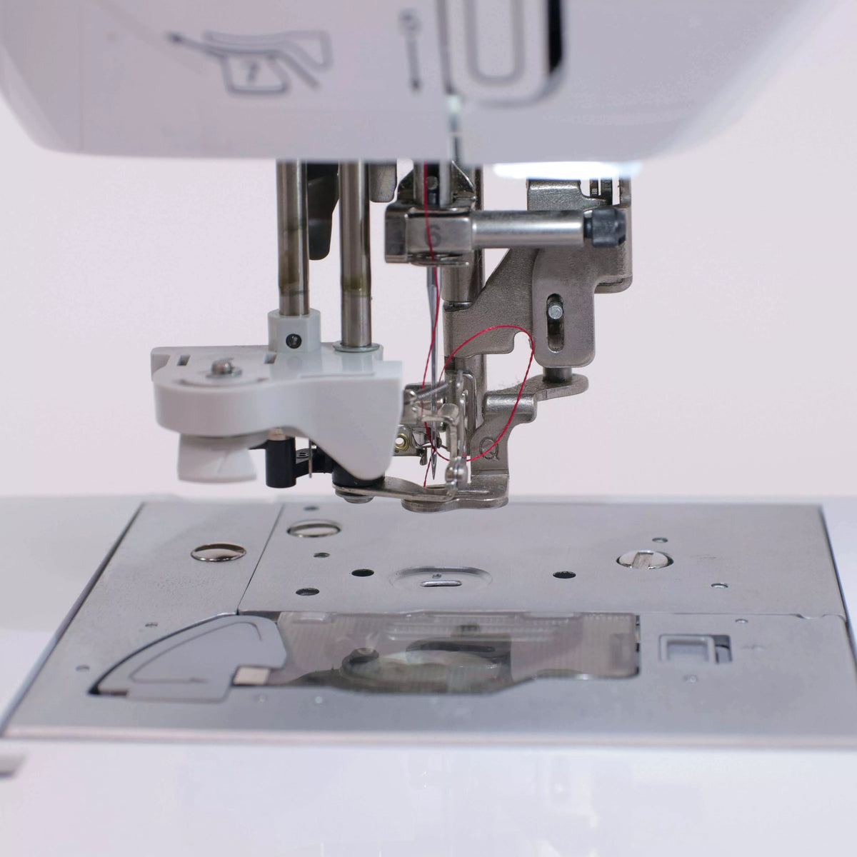 Brother F540E - advanced needle threader
