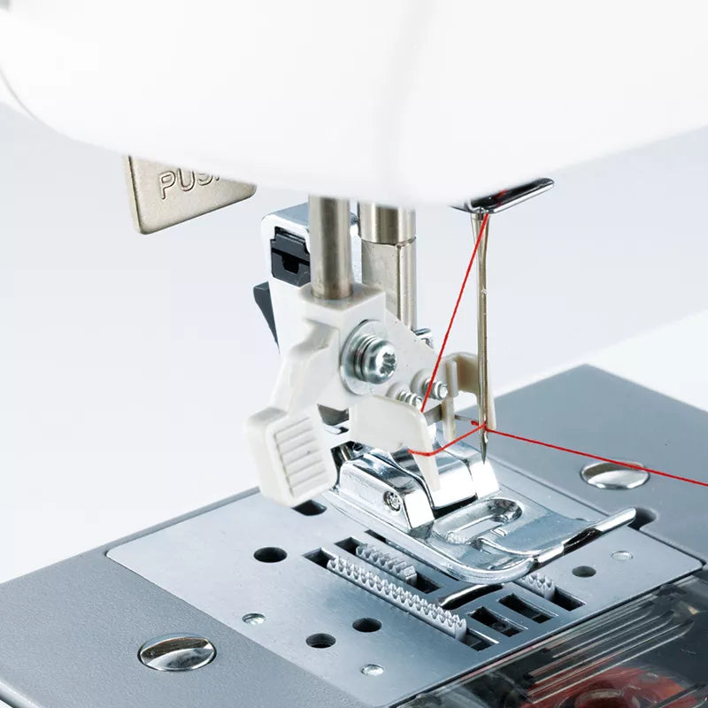 Brother GS3700 sewing machine - easy-to-use needle threader
